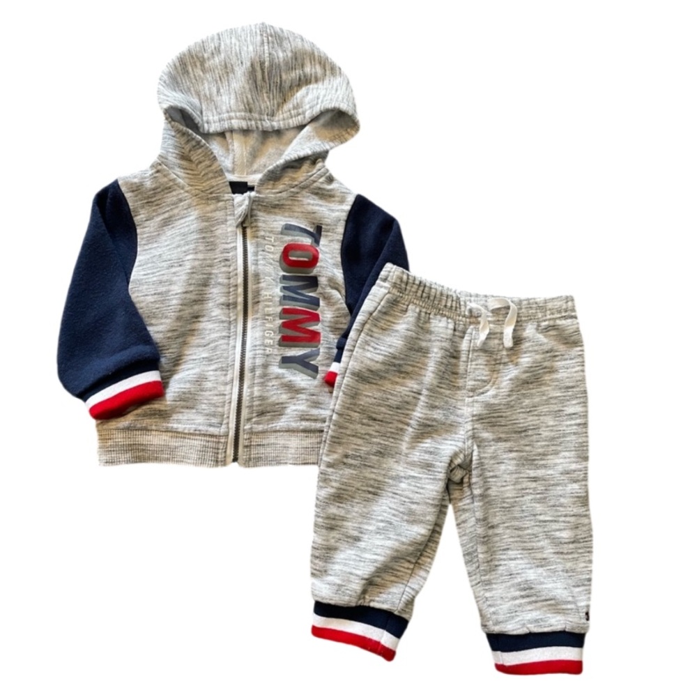 3-6M Tommy Hilfiger sweat suit